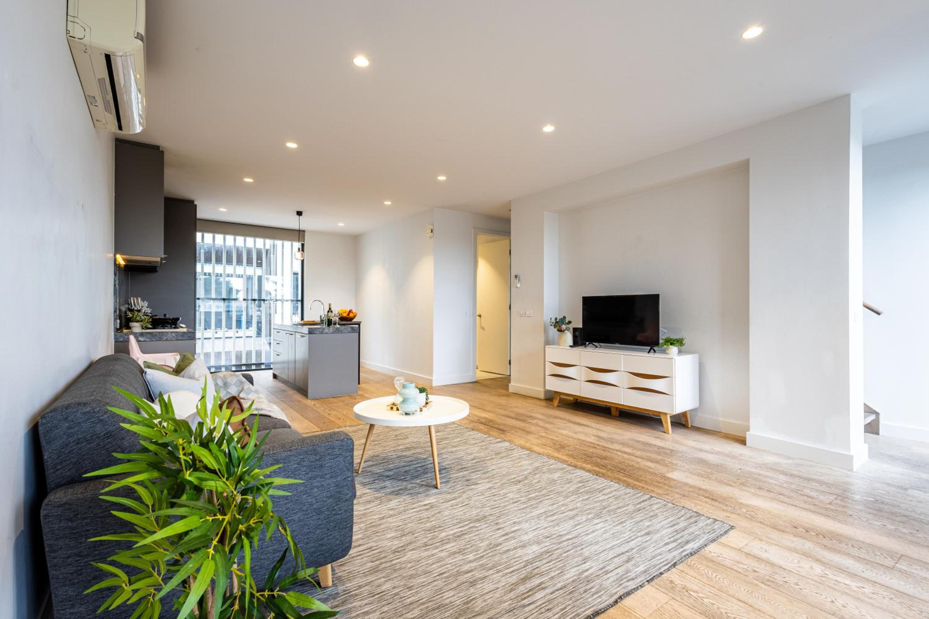StayAU Stylish 3BR Sea Breeze Mordialloc