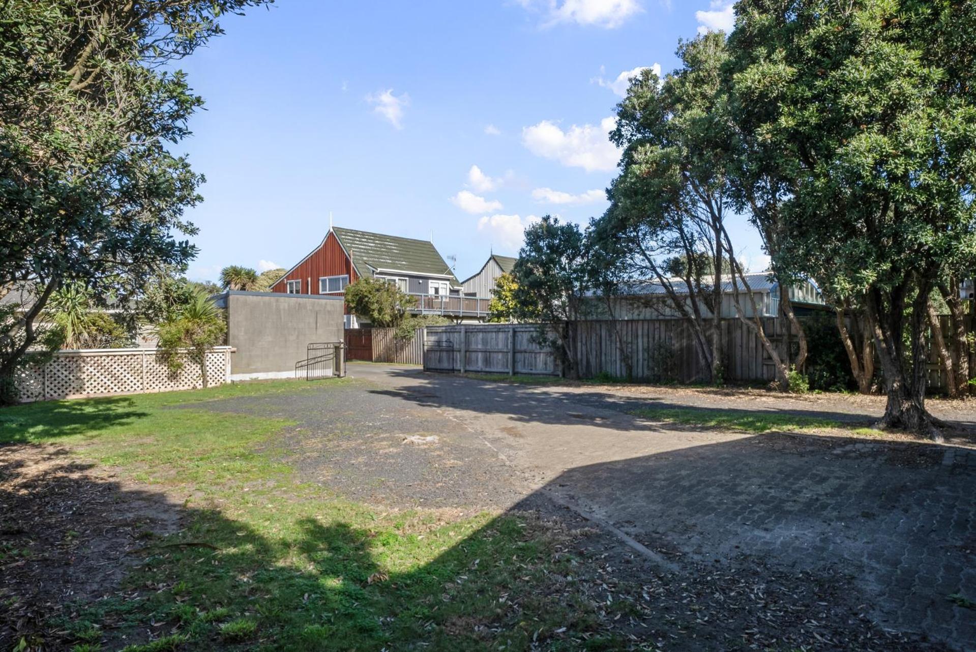 Sunset Shores - Paraparaumu Beach Retreat view 4