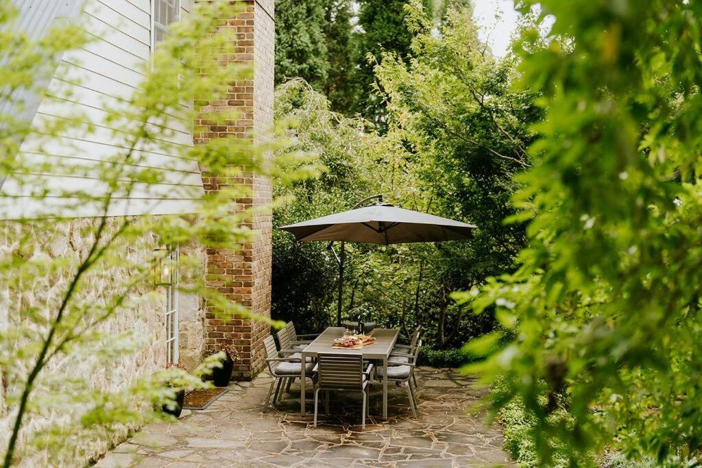The Croft - Enchanting Bowral stone cottage