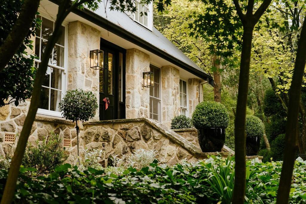 The Croft - Enchanting Bowral stone cottage