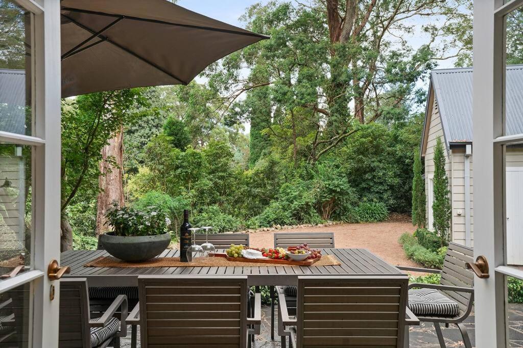 The Croft - Enchanting Bowral stone cottage