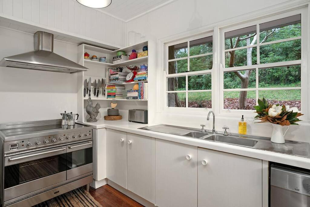 The Croft - Enchanting Bowral stone cottage