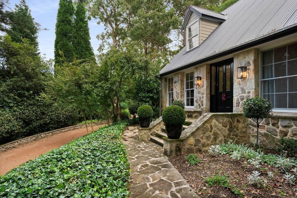The Croft - Enchanting Bowral stone cottage