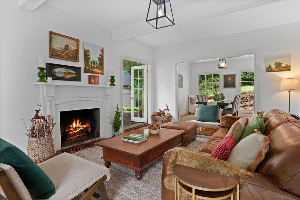 The Croft - Enchanting Bowral stone cottage