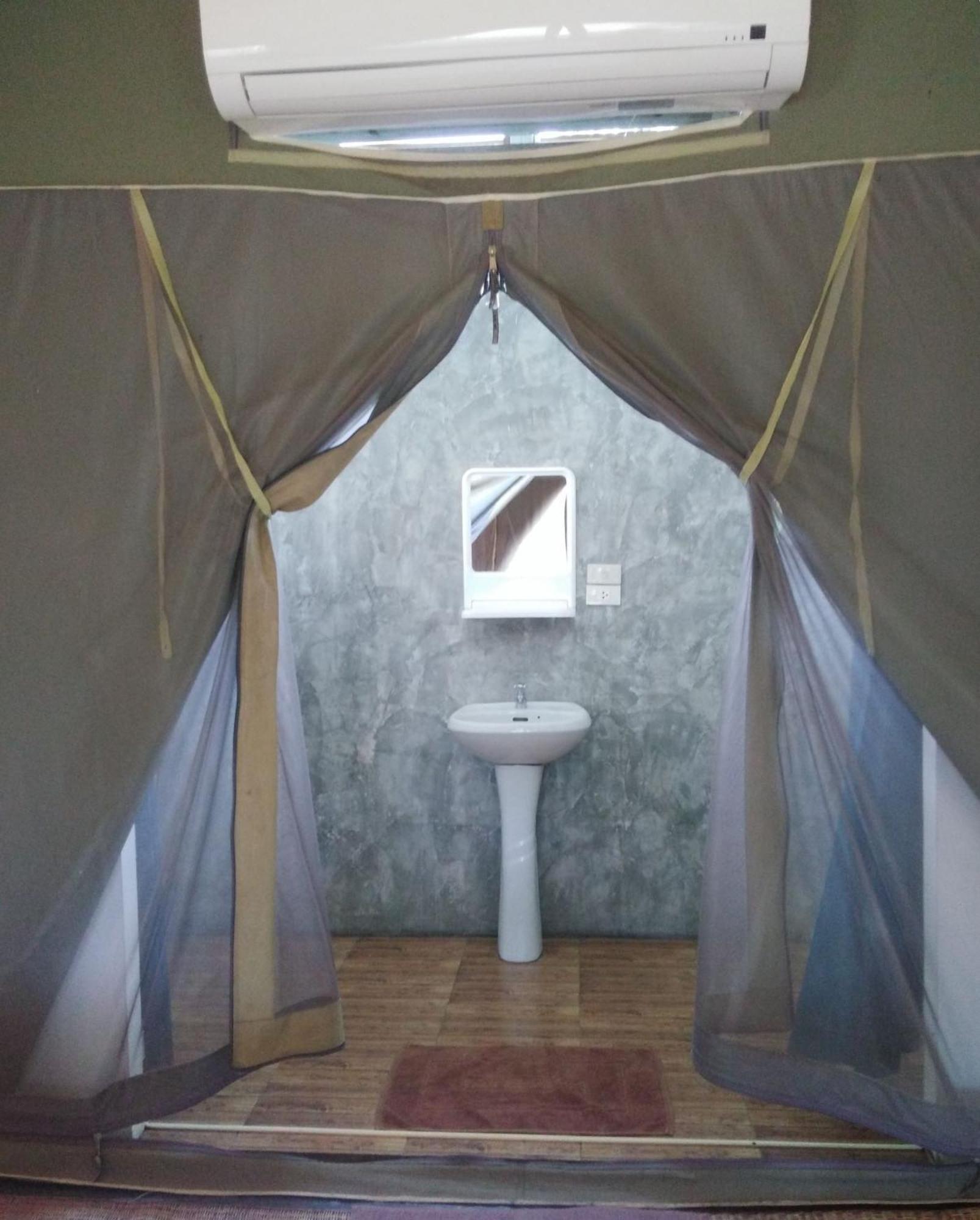 Naivacha Tent Koh Mak