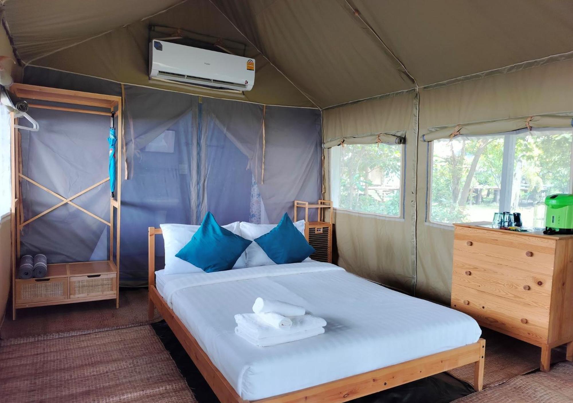 Naivacha Tent Koh Mak