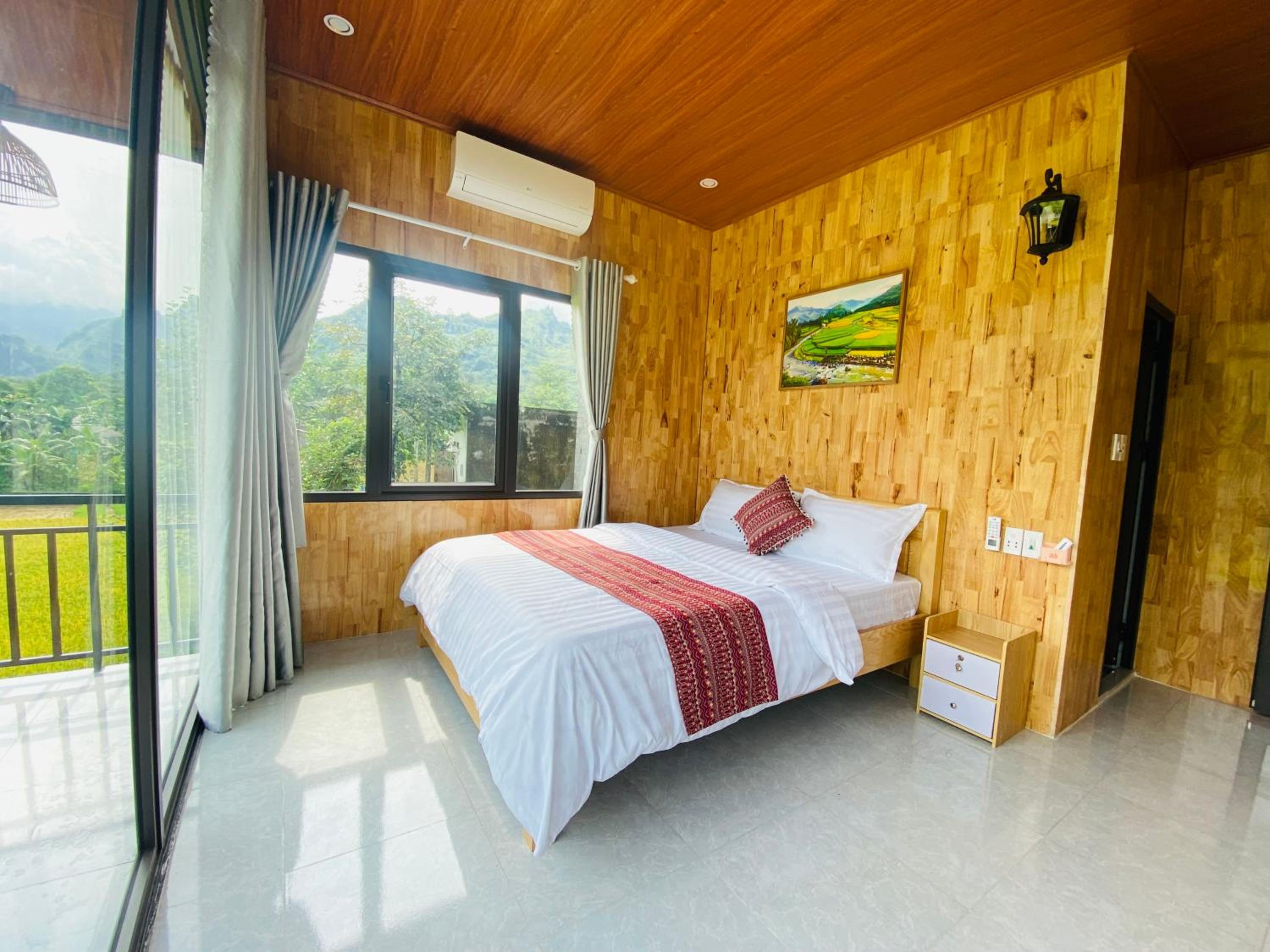 Du Gia Field View Homestay