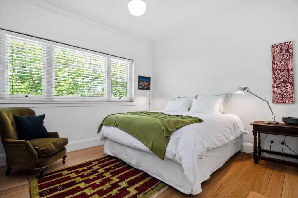 Massive Mitford Large Luxurious 1st Class 4 Bdrm