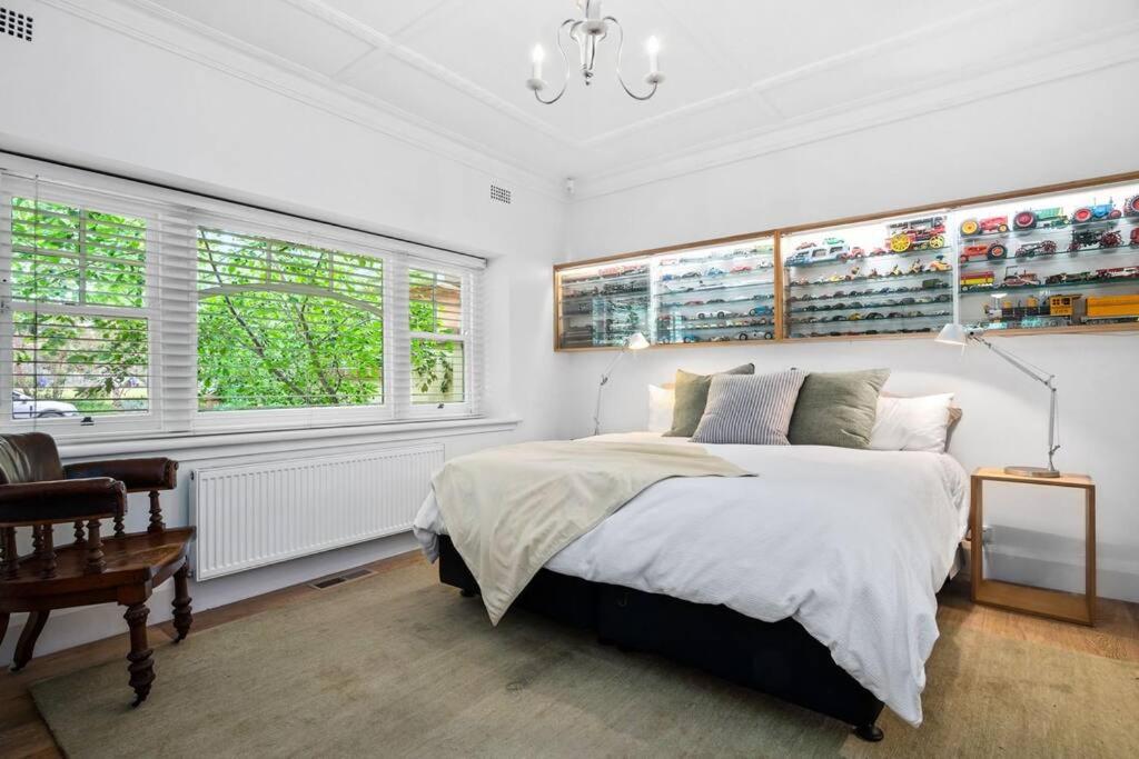 Massive Mitford Large Luxurious 1st Class 4 Bdrm