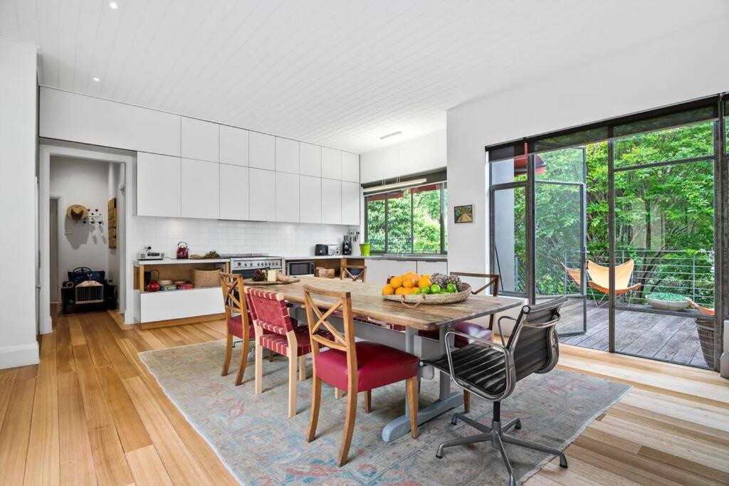 Massive Mitford Large Luxurious 1st Class 4 Bdrm