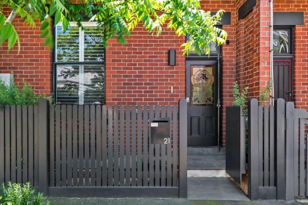 A1 Architectural Sth Melb Home Sleeps 4 Martin