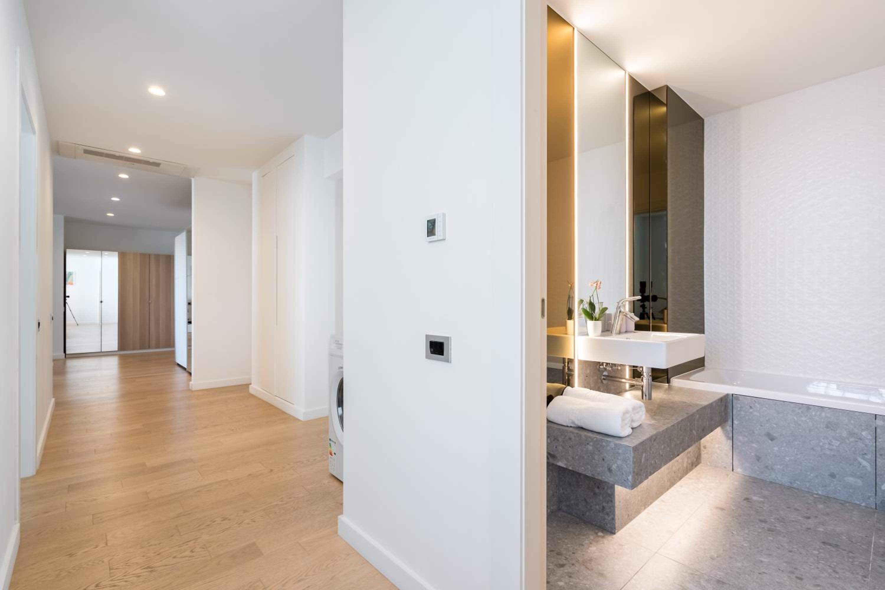 Luxury Apartment near Promenada, 1BR view 5