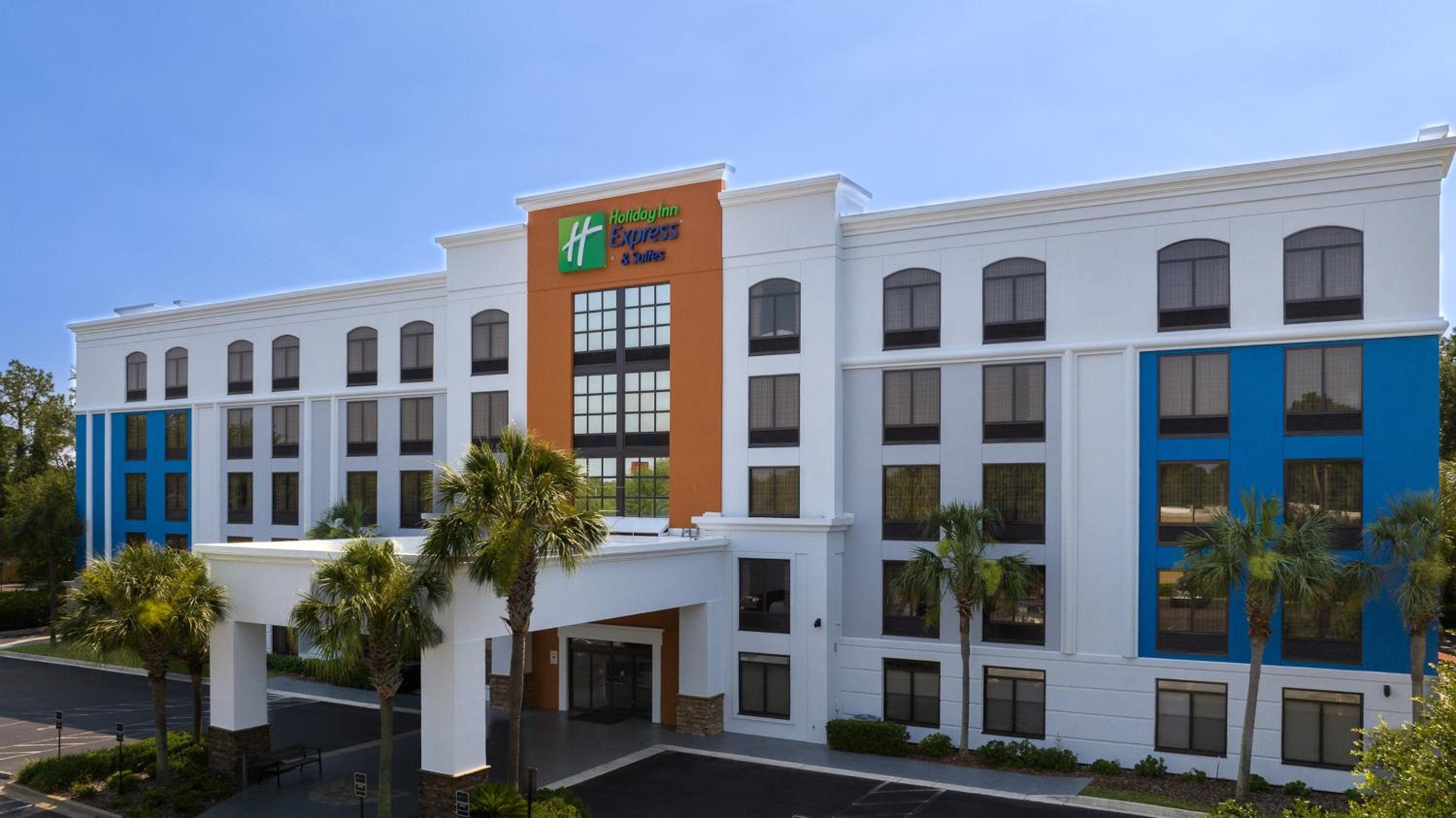 Jacksonville Vacations - Holiday Inn Express  Suites Jacksonville South East - Medical Center Area, an IHG Hotel - Property Image 1