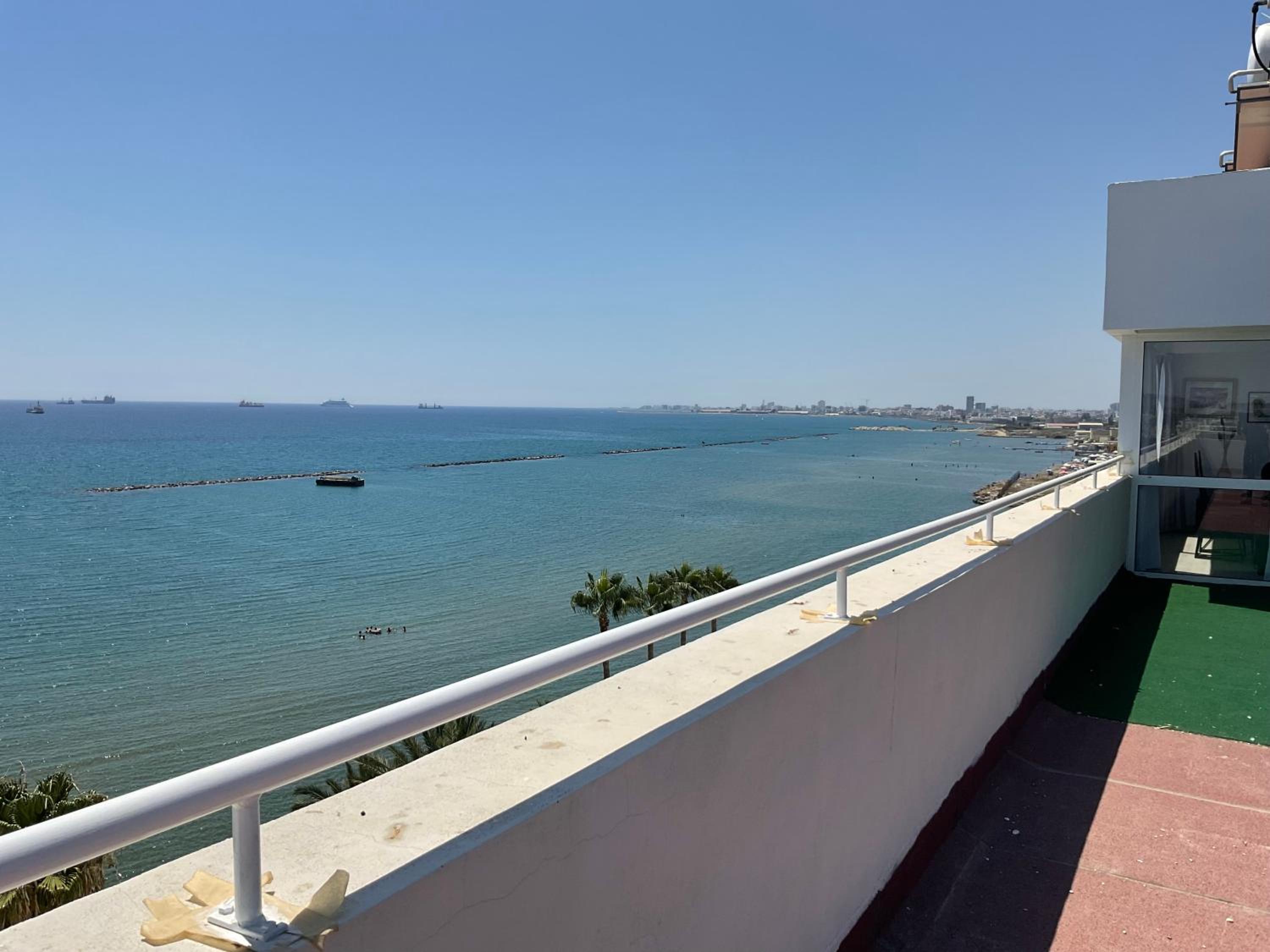 Stunning Top-Floor Beachfront Apartment