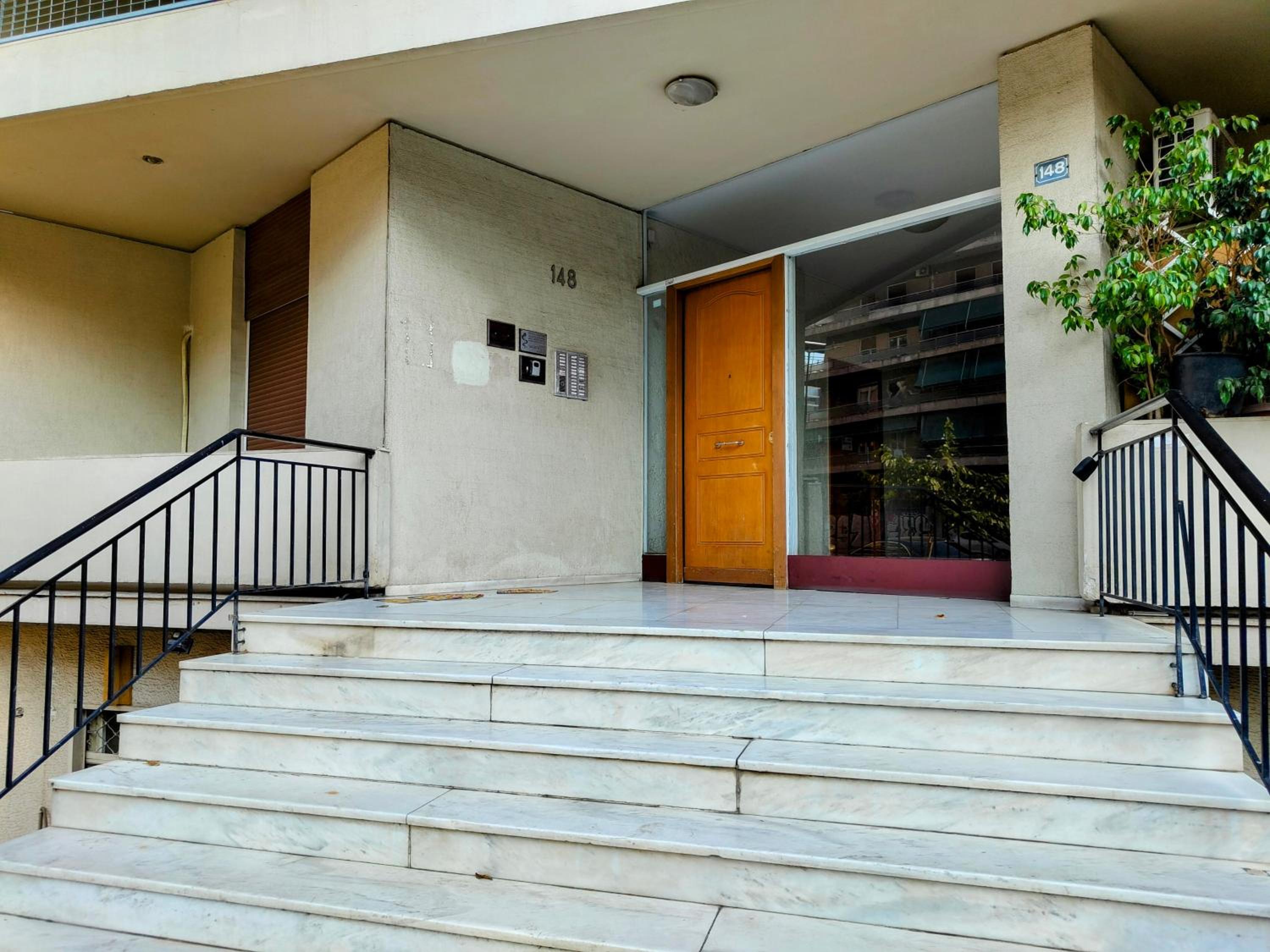 Art Interior Apartment in Athens next to Metro Stations & All Hospitals