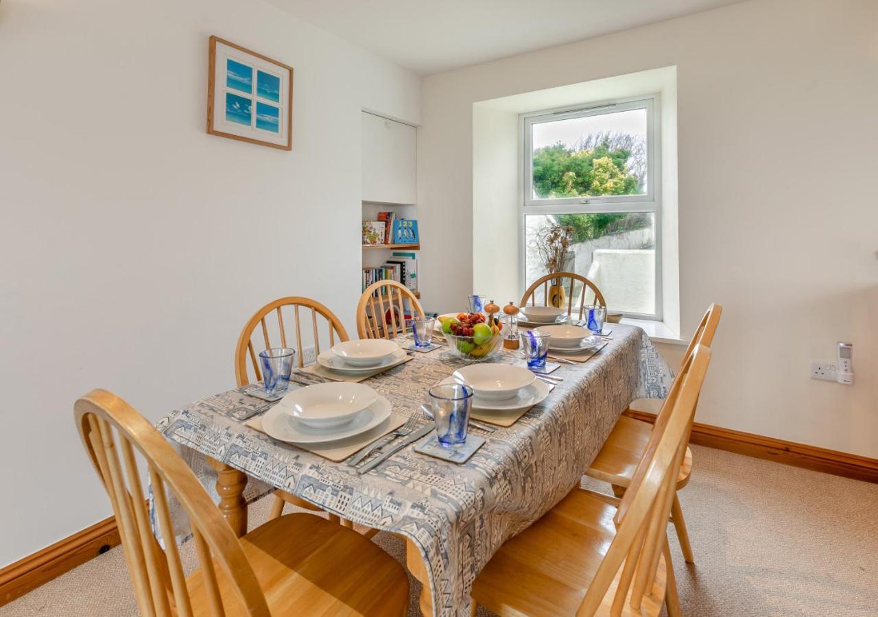 3 Bed in Porthleven oc-atlant
