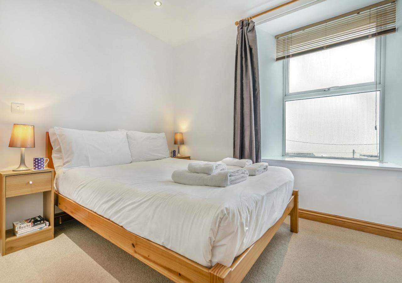3 Bed in Porthleven oc-atlant