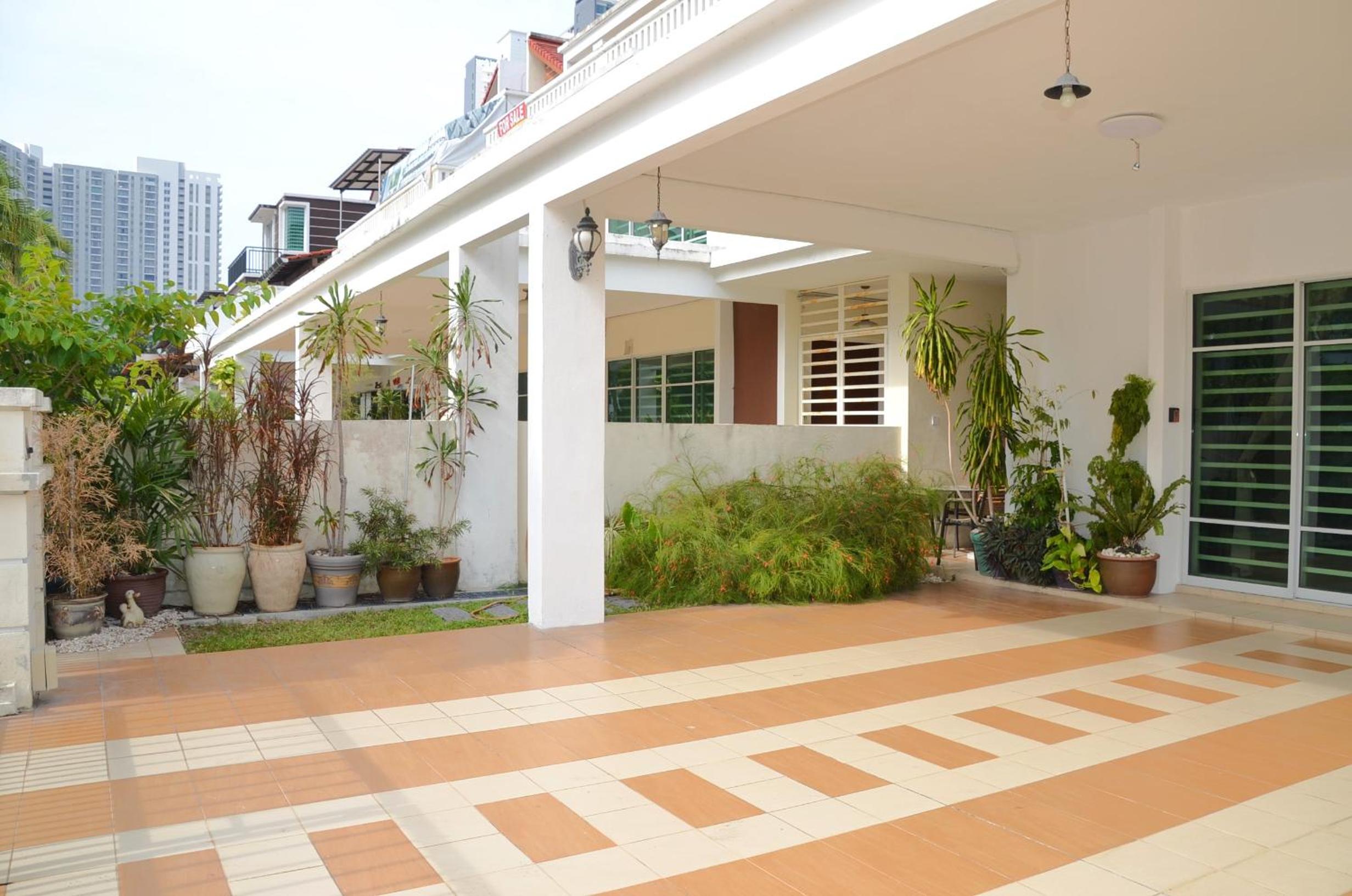 Near Gurney 3-Storey Event Hse by Felice Homestay photo 2
