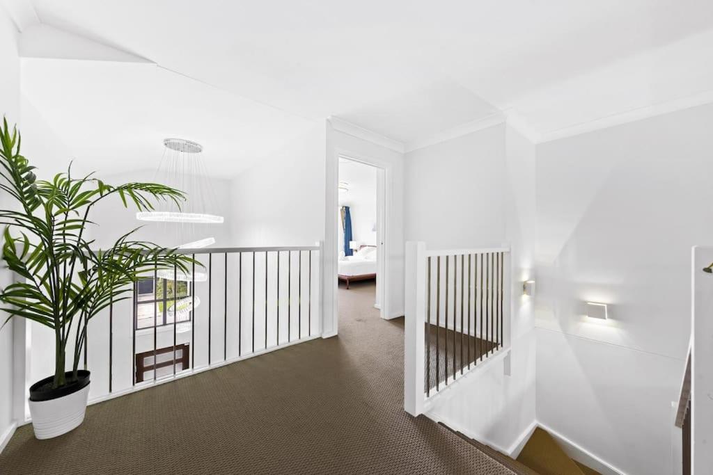 Rouse Hill Fancy 5bedrooms House