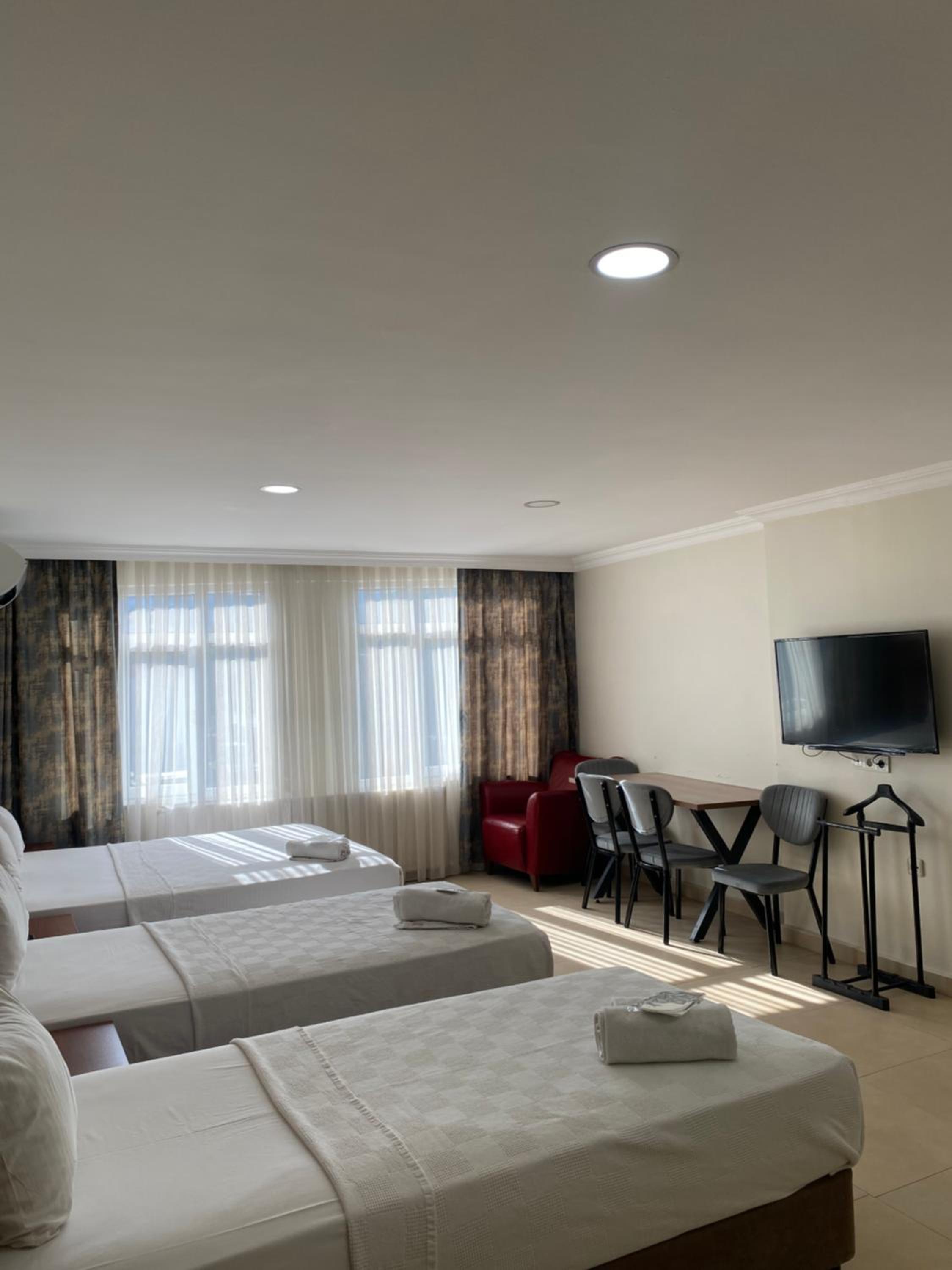 Real Life Otel - Image 8