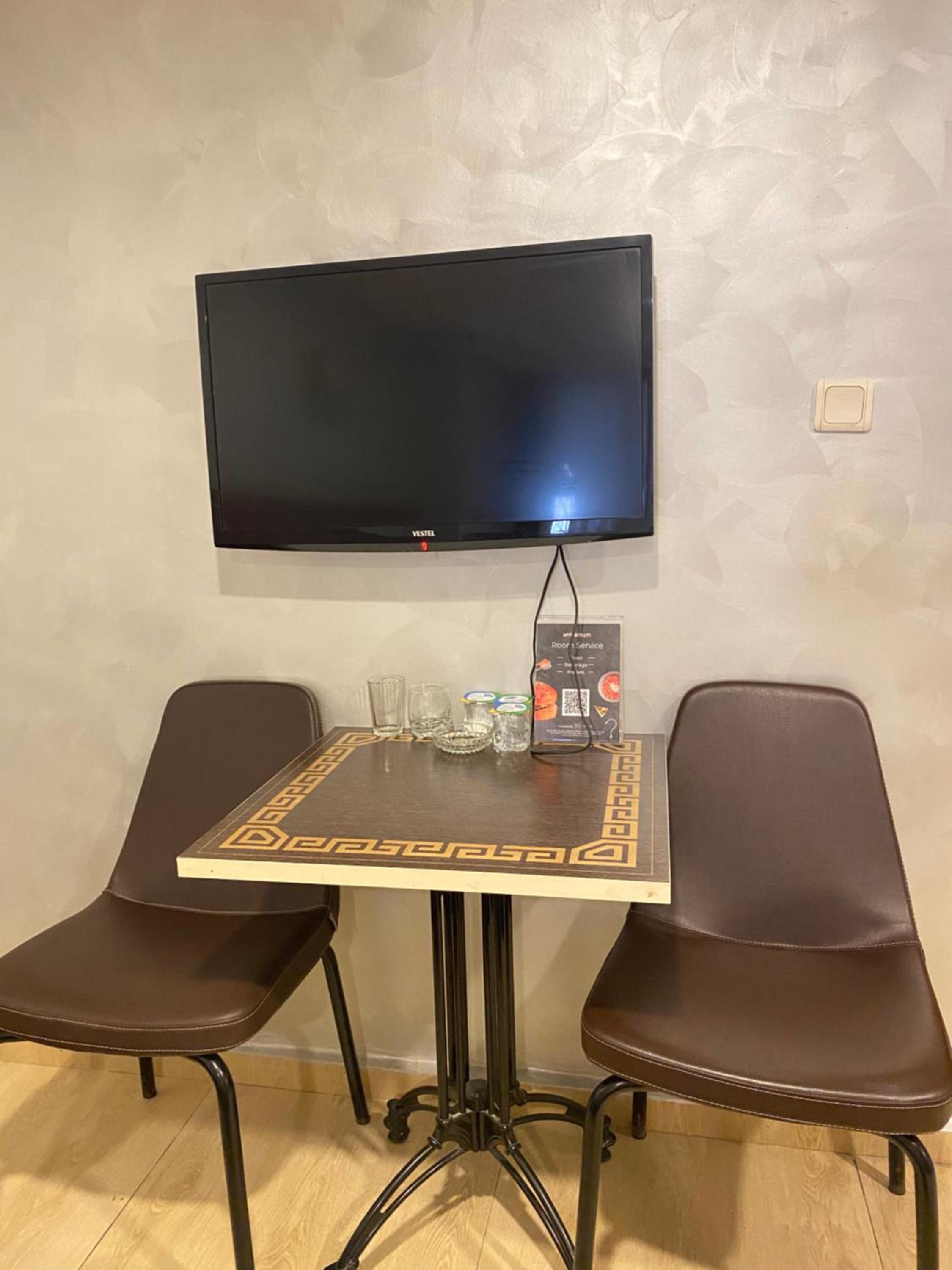 Real Life Otel - Image 41