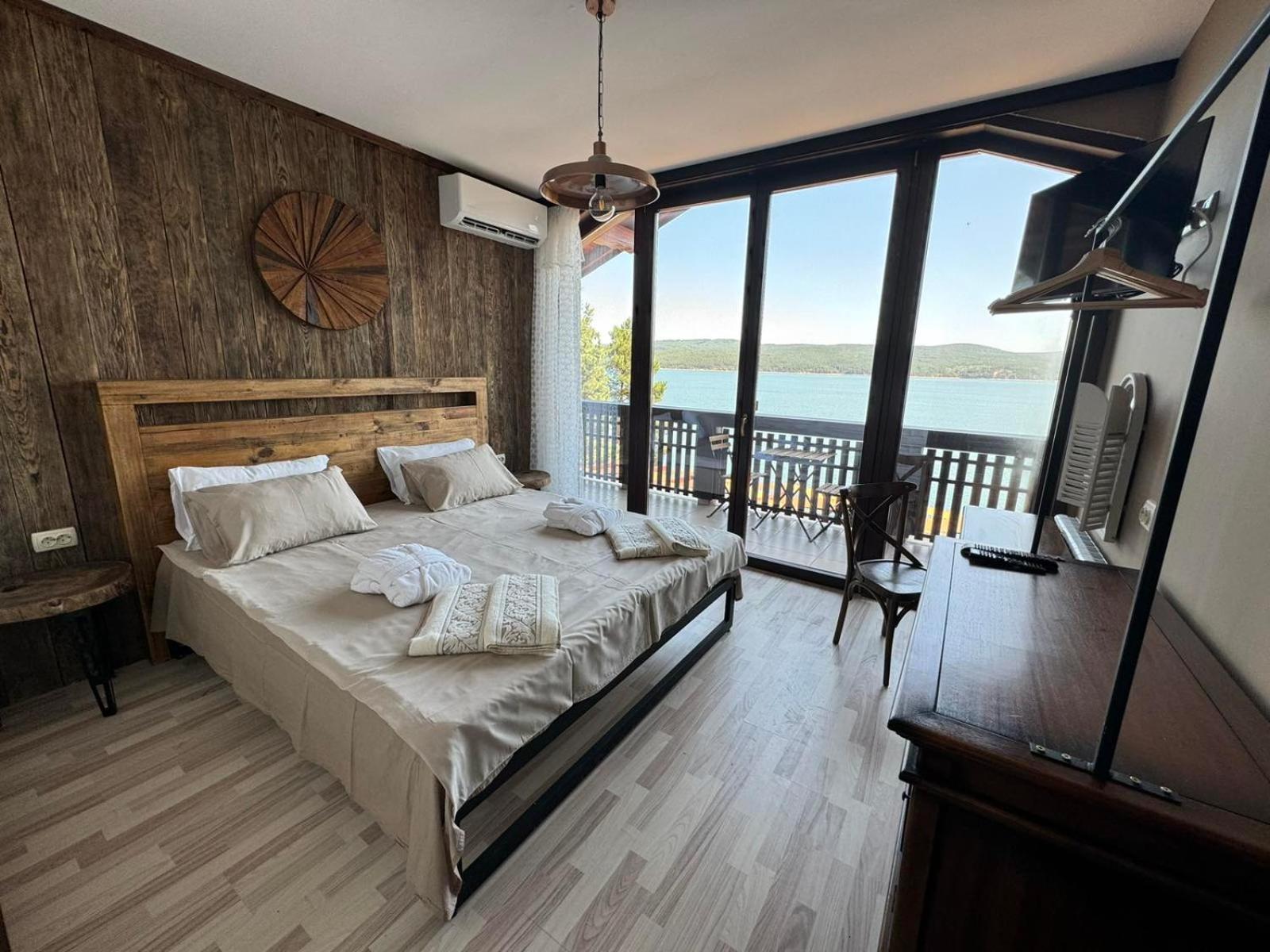 Villa Iskar Lake Residence by BookVillaBG