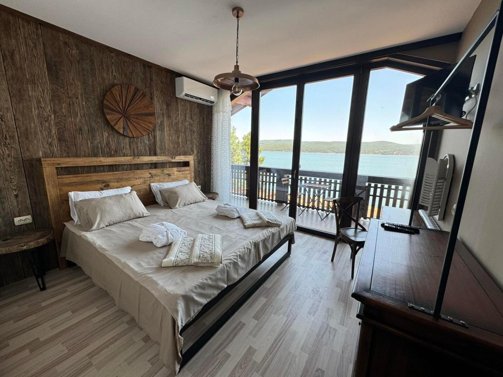 Villa Iskar Lake Residence by BookVillaBG