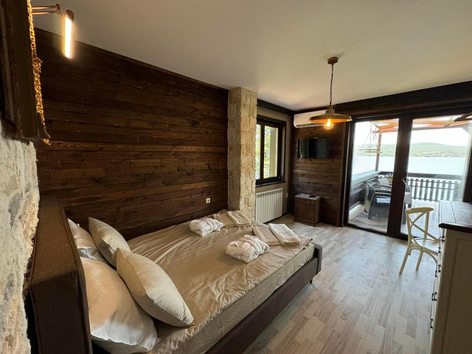 Villa Iskar Lake Residence by BookVillaBG