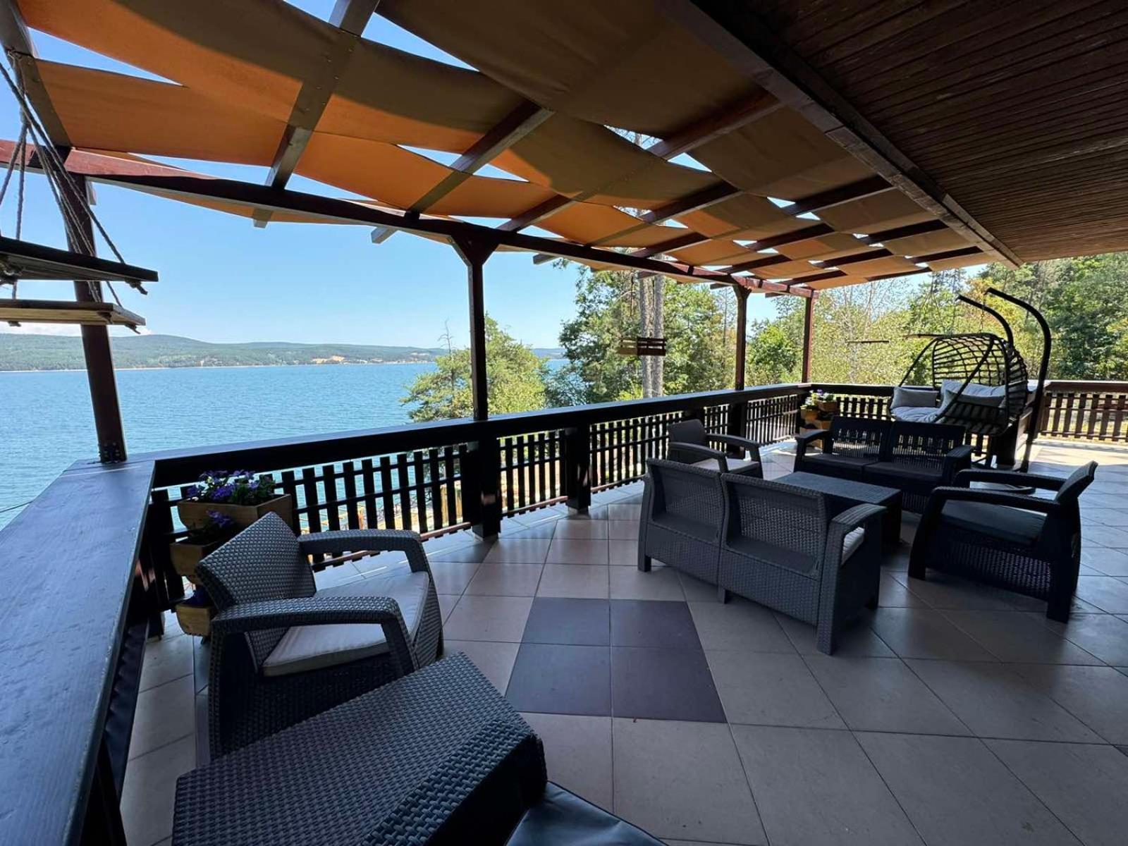 Villa Iskar Lake Residence by BookVillaBG