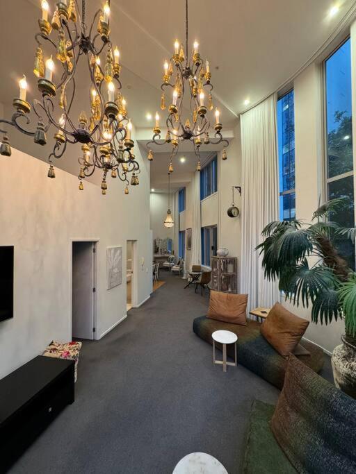 Character Apartment in Central Downtown Auckland