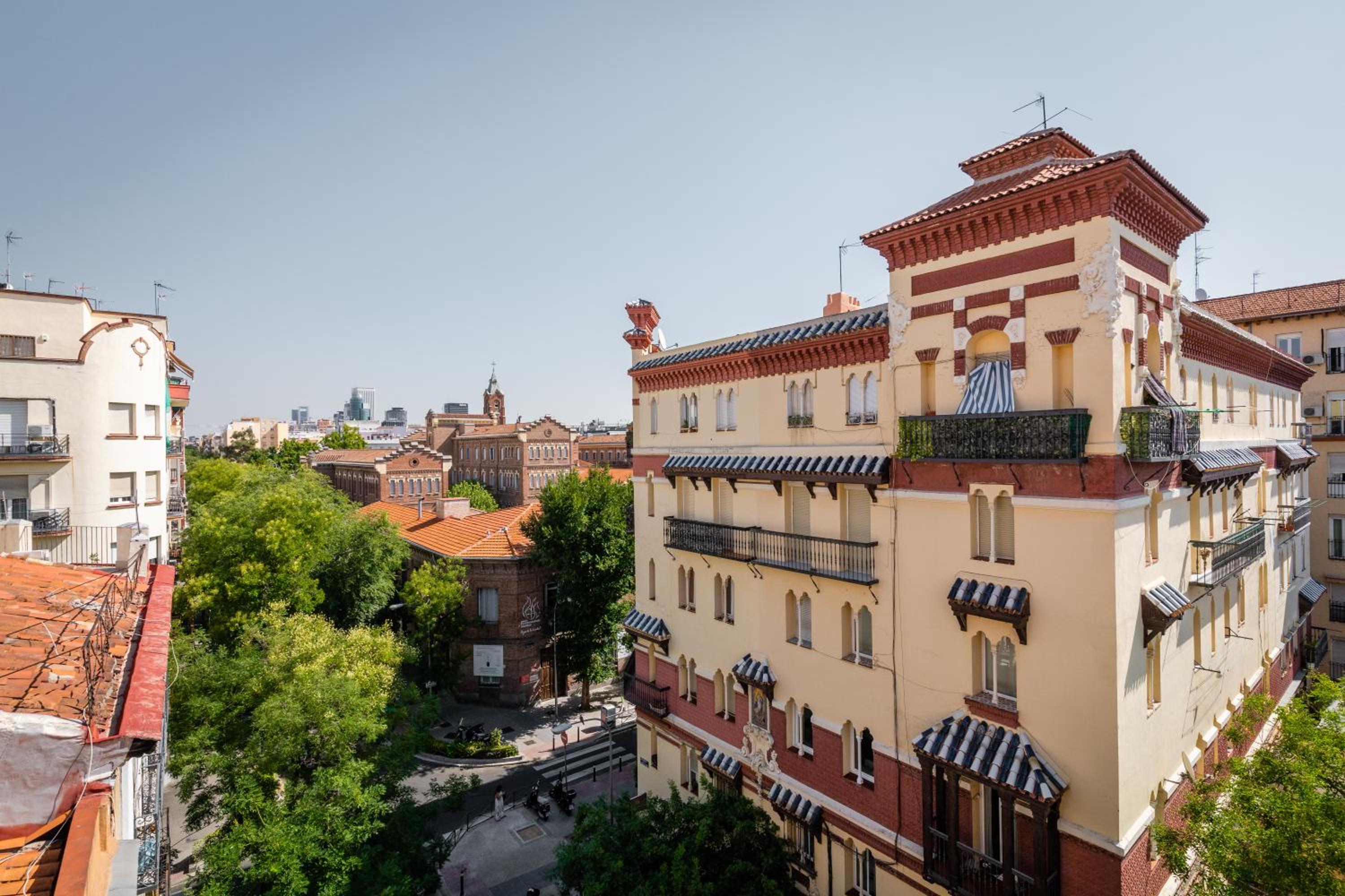 Bright with terrace-1Bedroom 1Bathroom-Chamberí