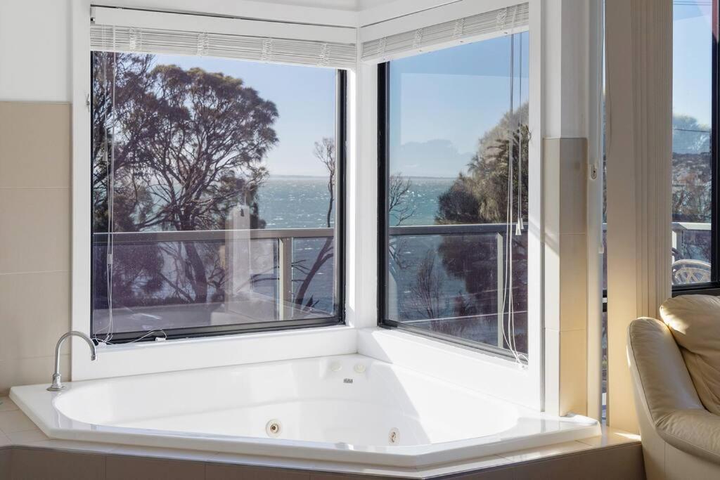 Moonlight Bay - Apt 1