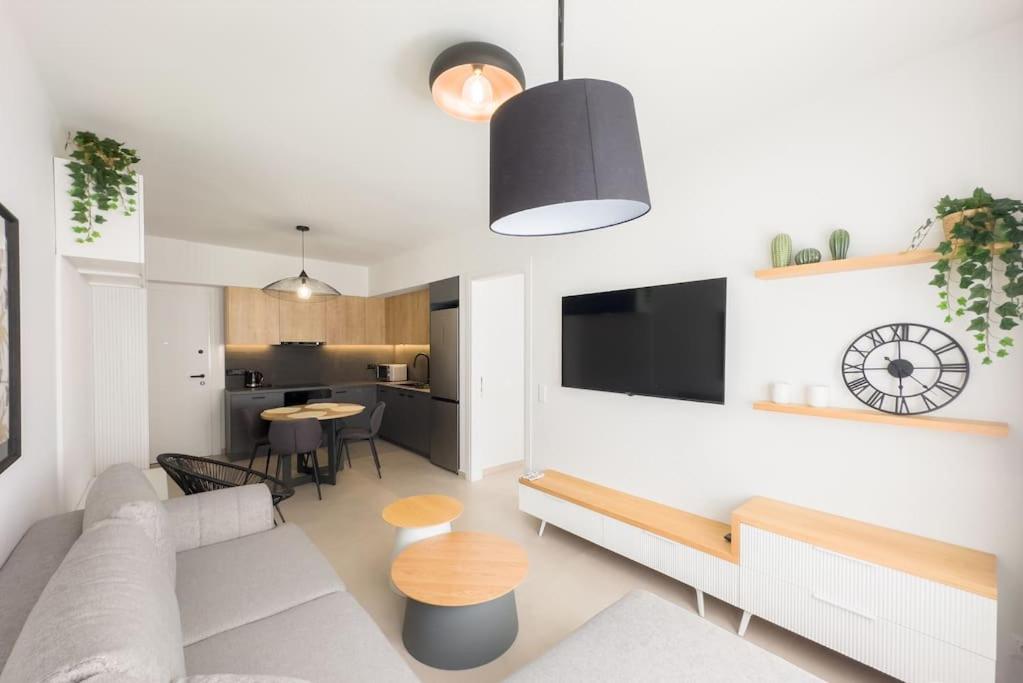 Stylish Comfort Apt in Athens Centre