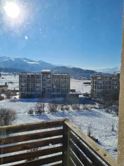 Sunny 2 bdr apt with splendid views in Bakuriani