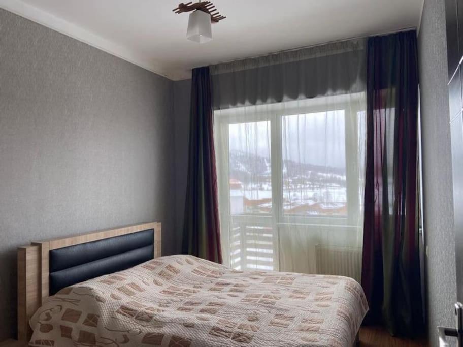 Sunny 2 bdr apt with splendid views in Bakuriani