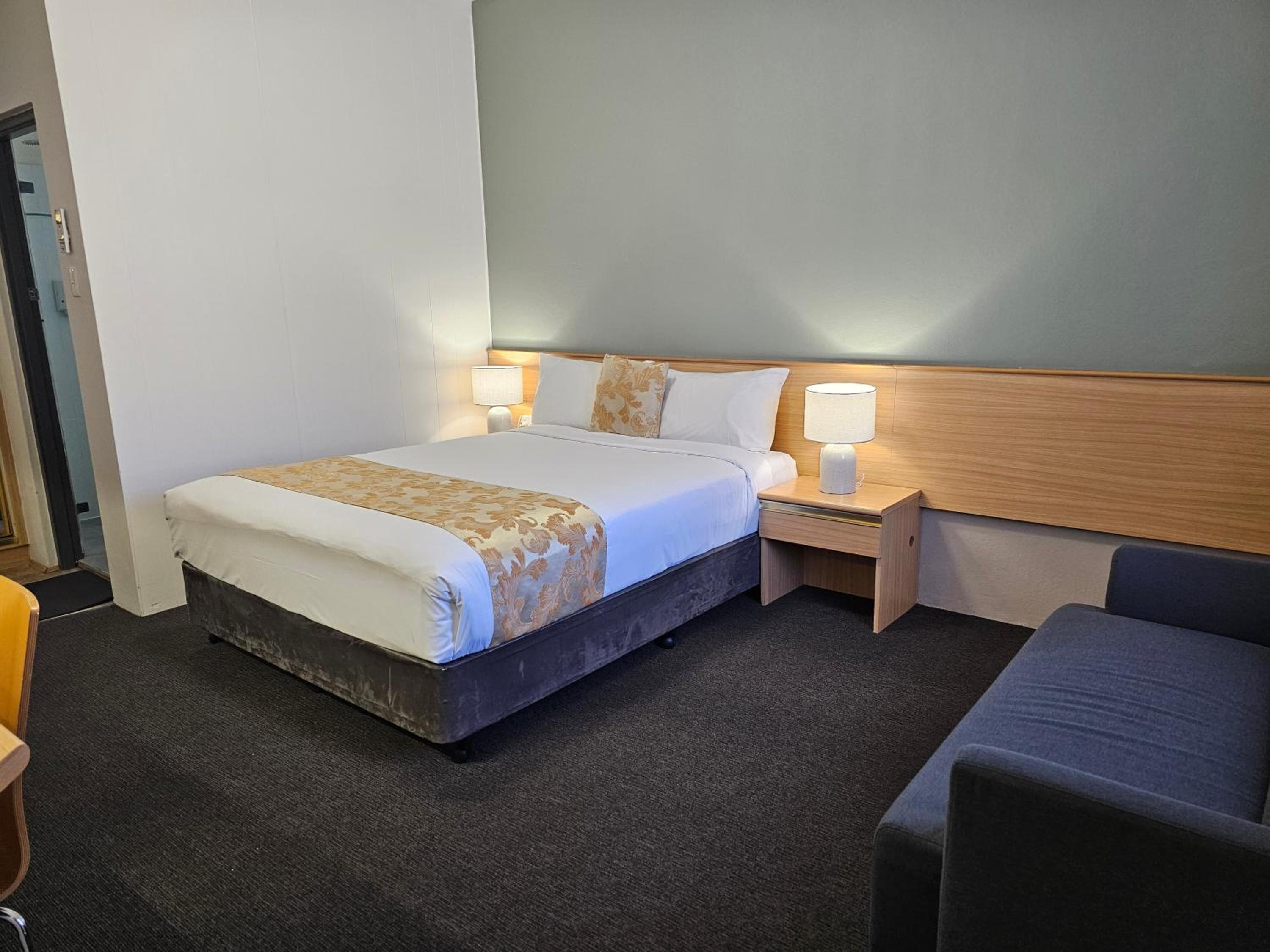 Country Lodge Motor Inn