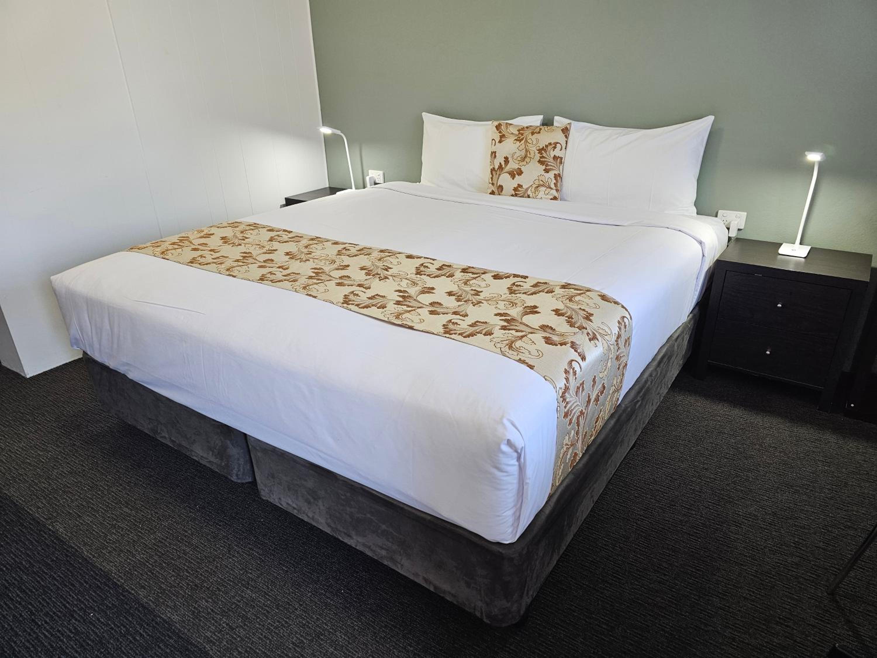 Country Lodge Motor Inn