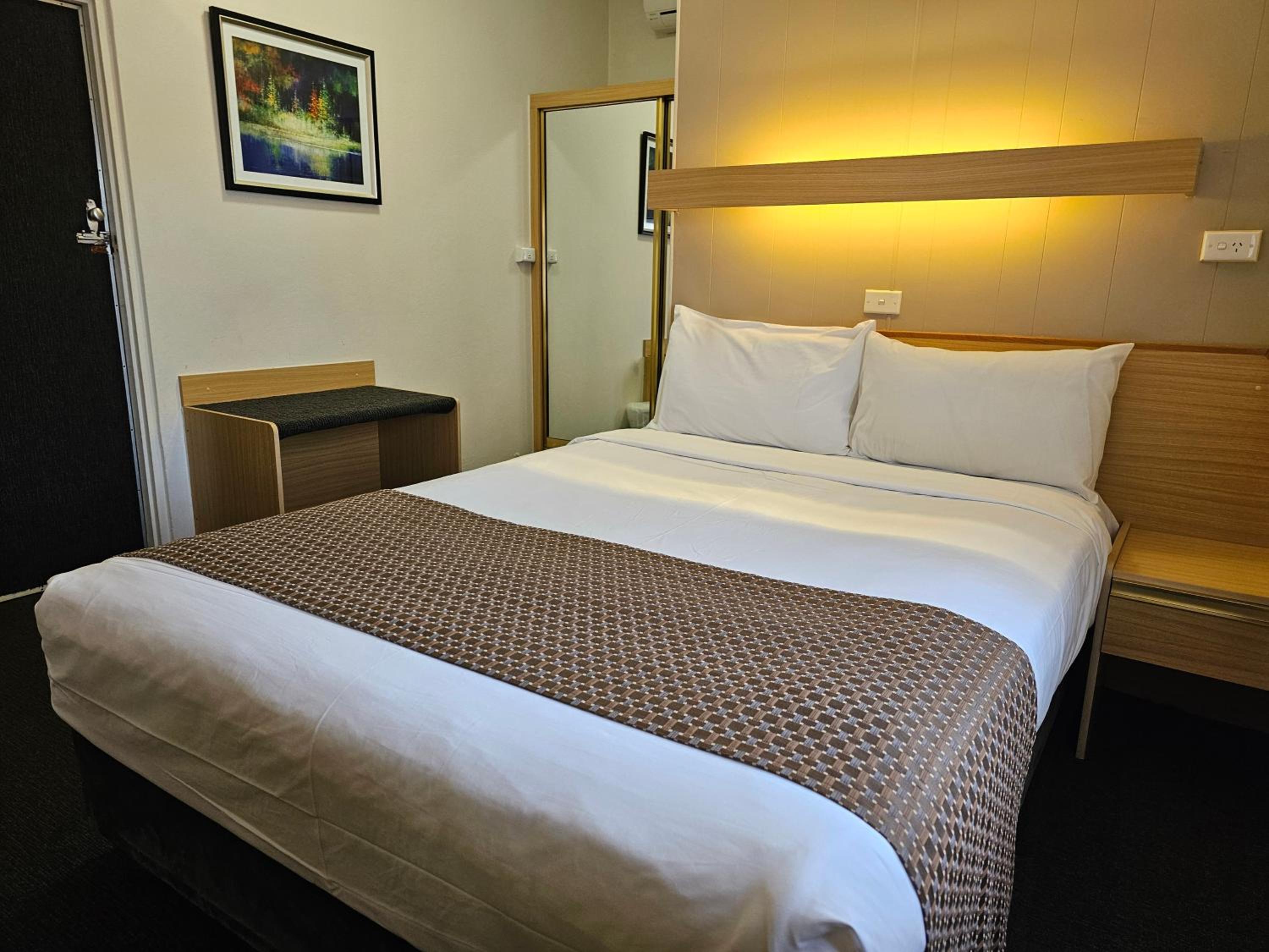 Country Lodge Motor Inn