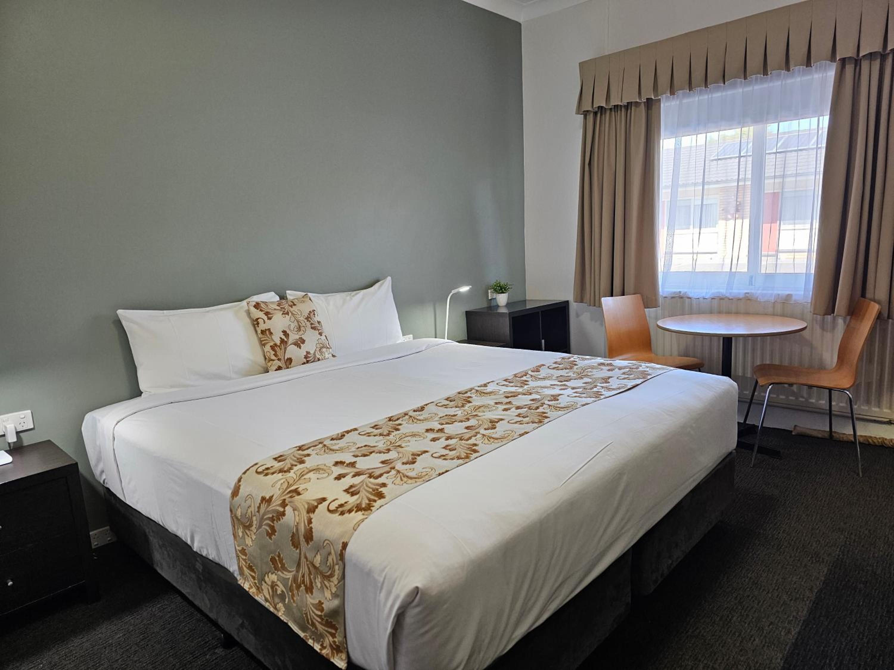 Country Lodge Motor Inn
