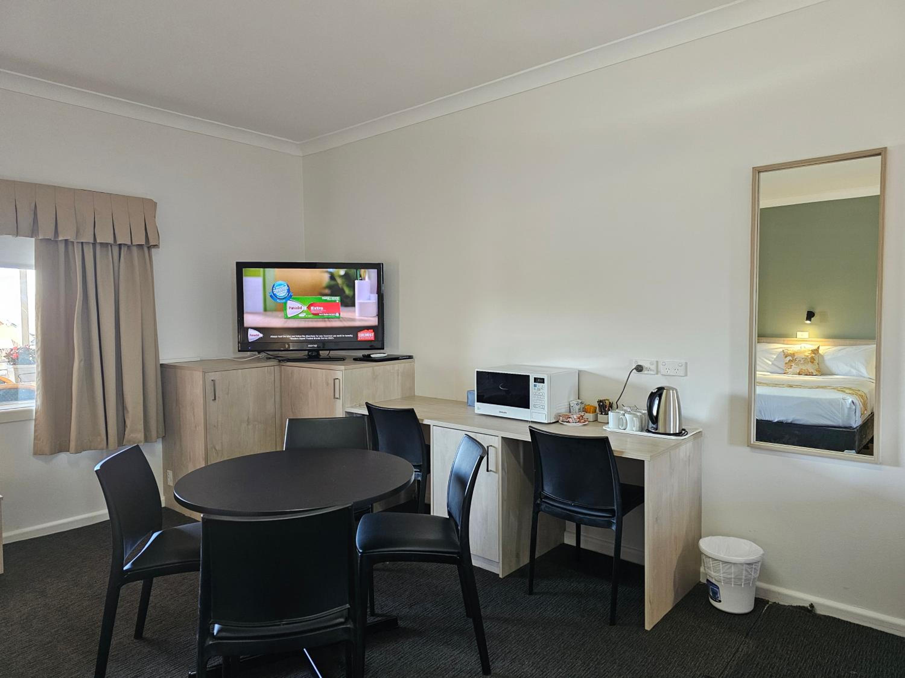 Country Lodge Motor Inn