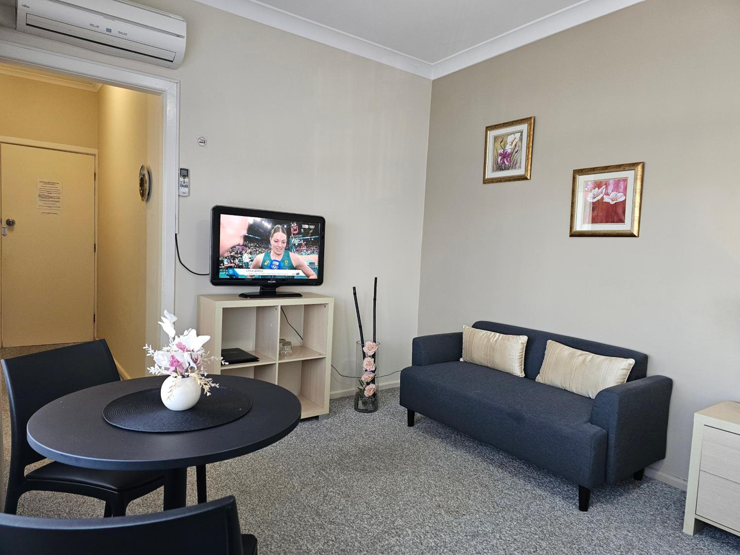 Country Lodge Motor Inn