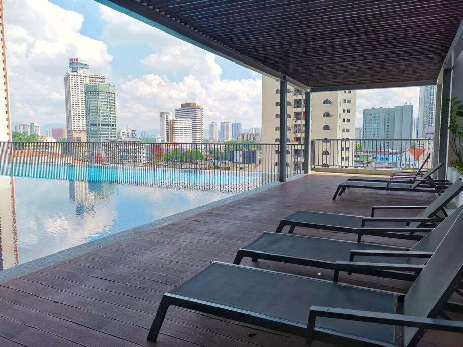 Pretty Room with balcony klcc view in Chamber