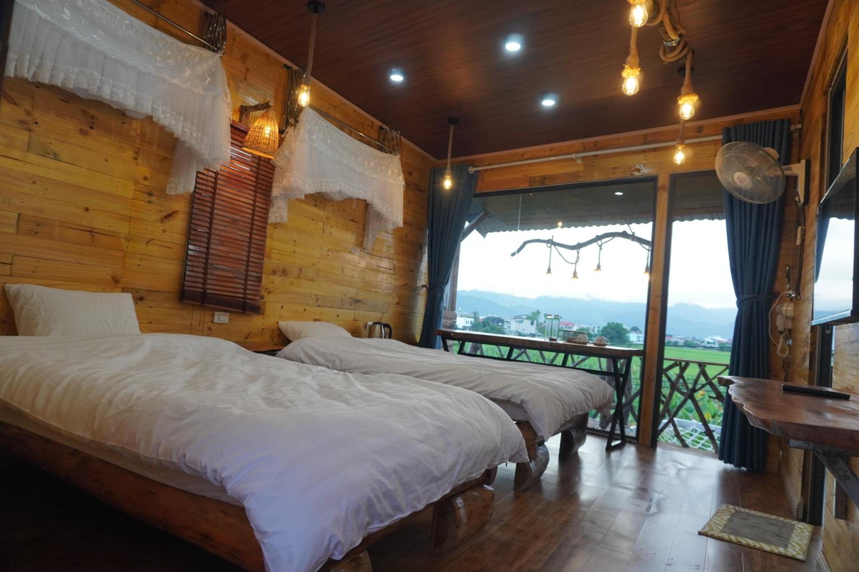 A Thía homestay