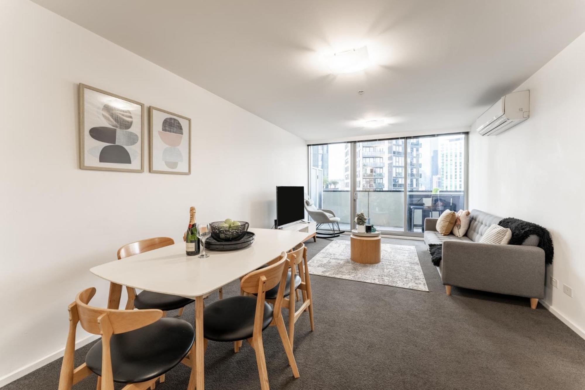 Mega Style Apartments Mainpoint