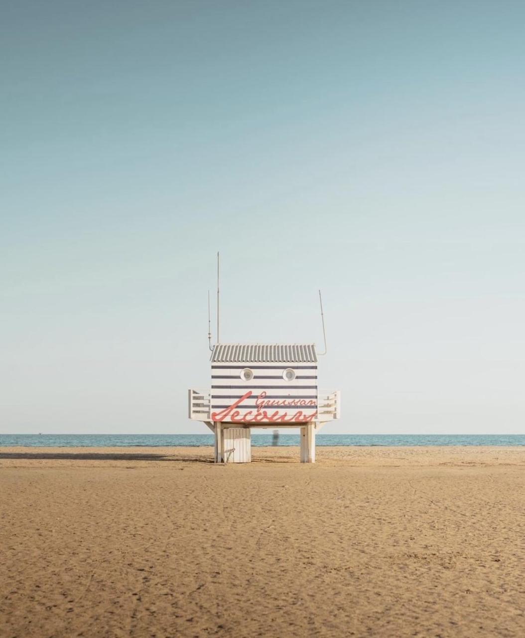 Maison 300 m de la plage avec un bel extérieur