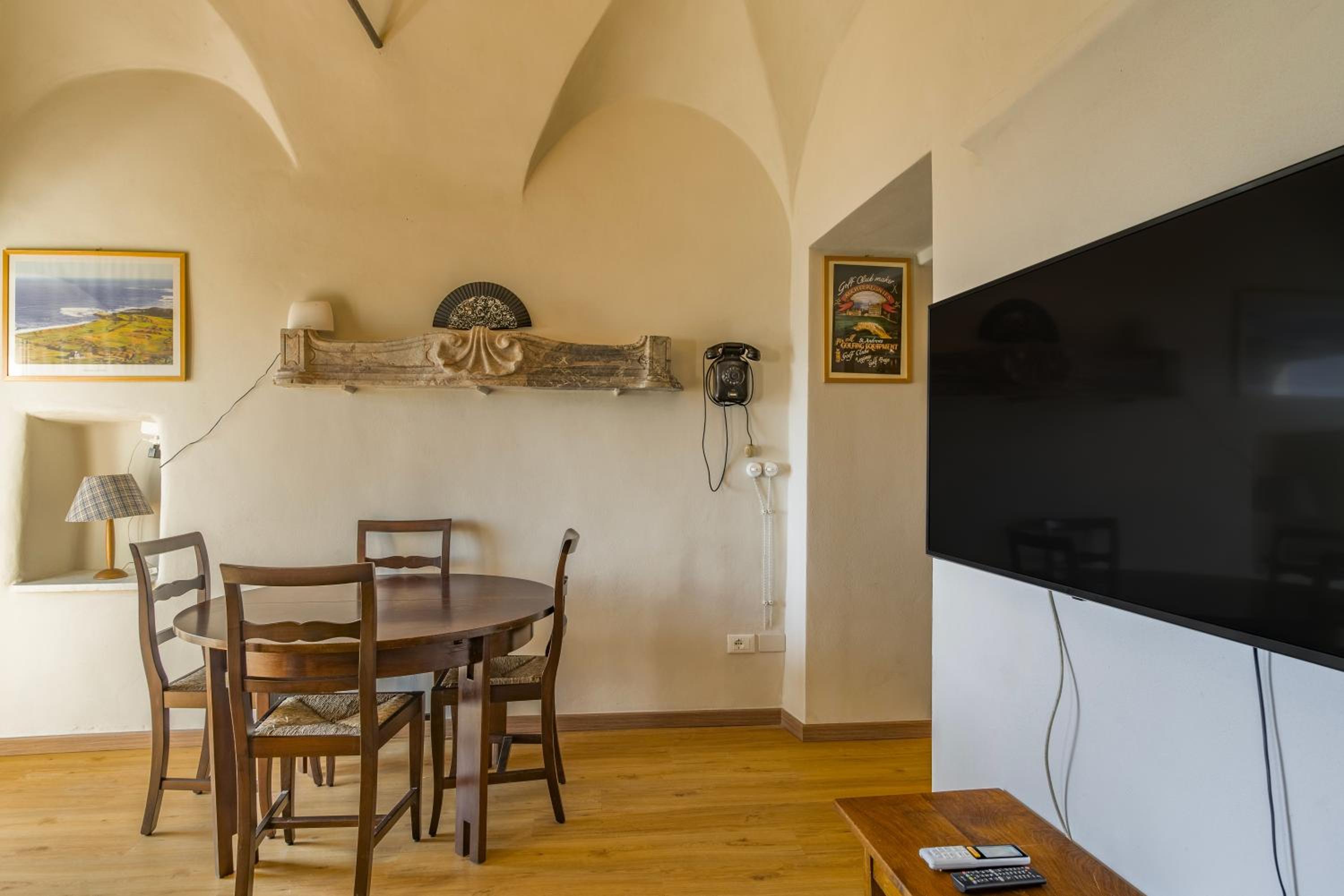 St Barth en Finale Ligure — hotel room