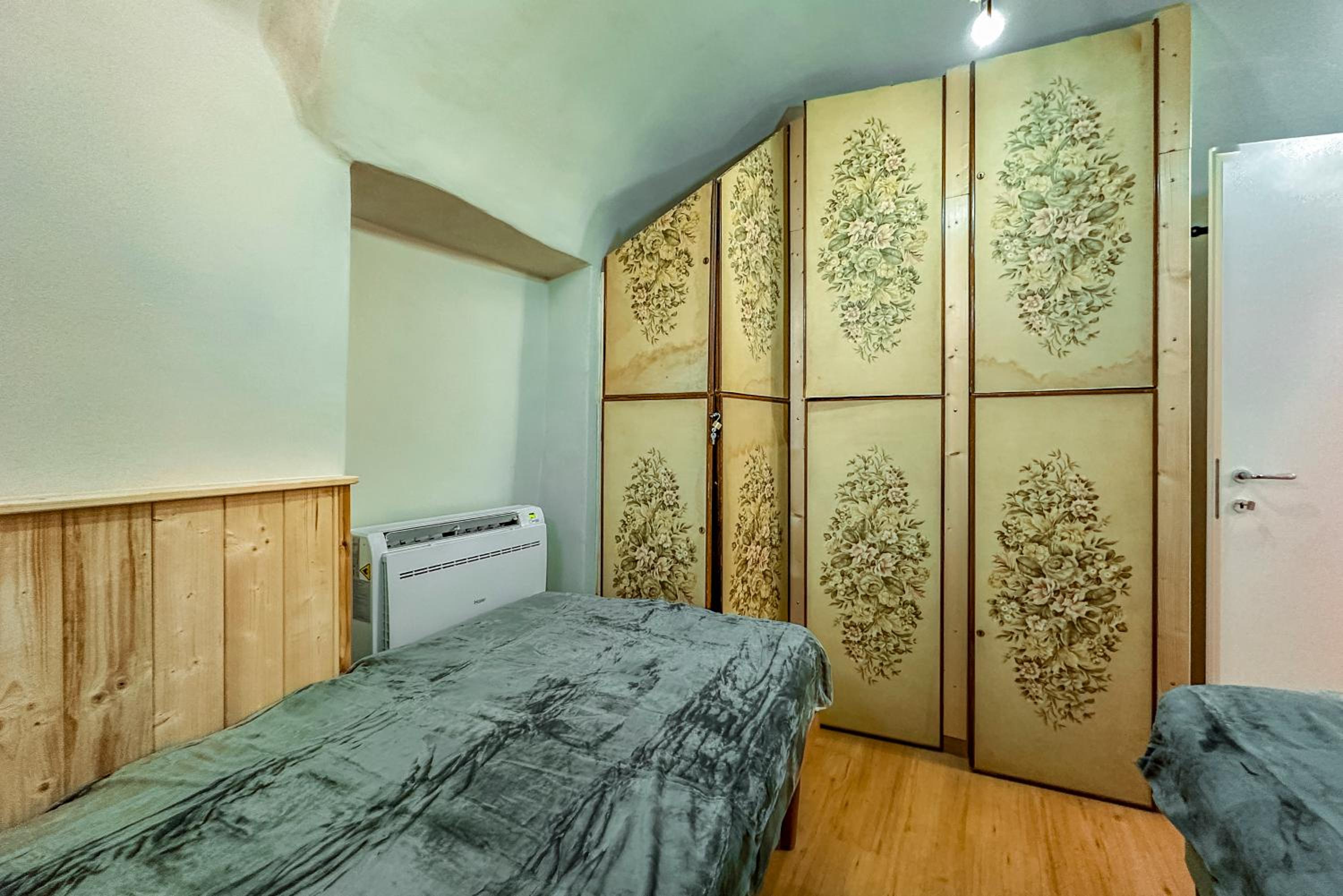 St Barth en Finale Ligure — hotel room