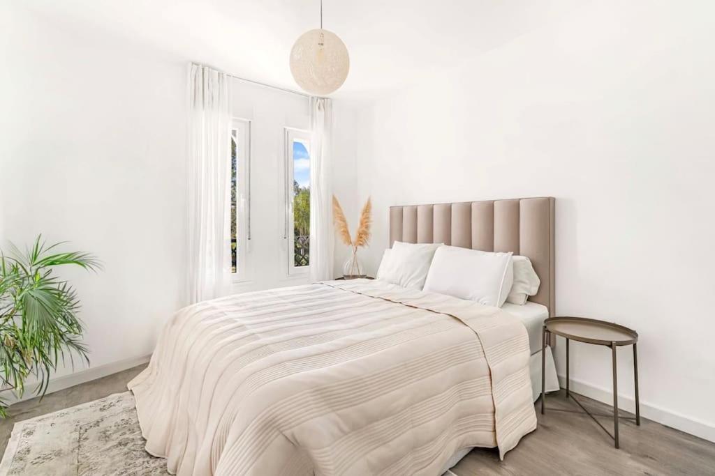 Cozy Townhouse with Rooftop Terrace and Pool photo 4