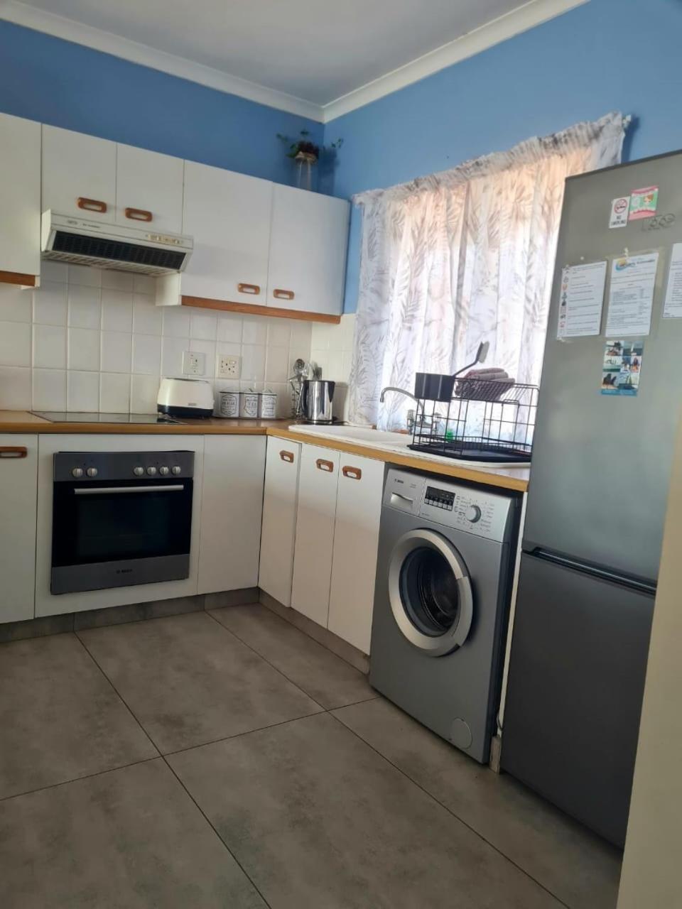 Point Village Accommodation - Galathea 6 view 3