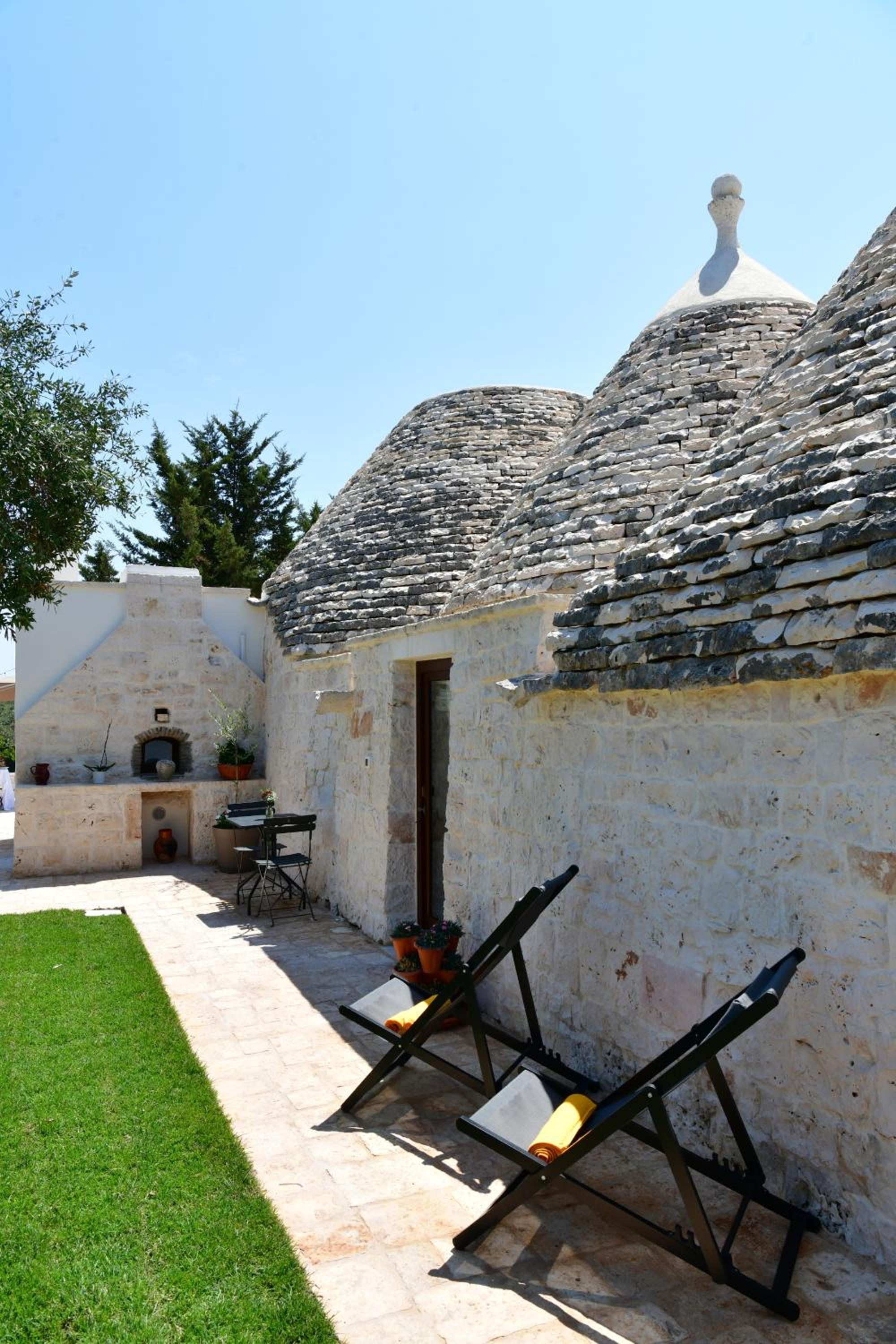 Lamarossa Trulli & Suites